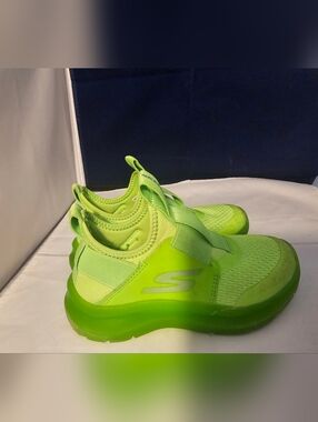 Skechers Kids Neon Lime Slip-On Sneakers Sz 11